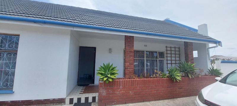 To Let 3 Bedroom Property for Rent in Grassy Park Western Cape